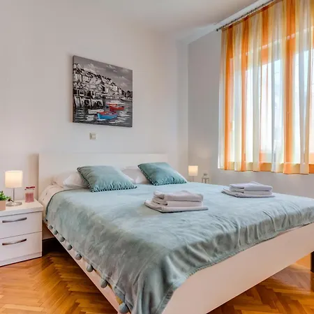 다니엘라 트로기르