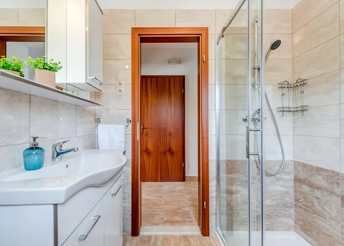 아파트 다니엘라 *