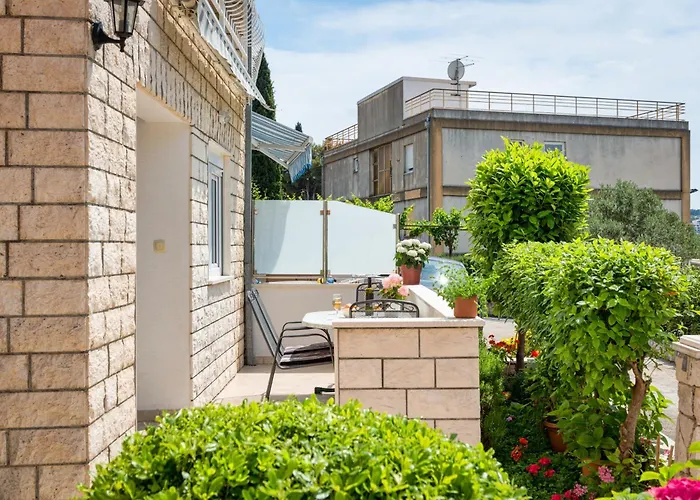 아파트 다니엘라 *