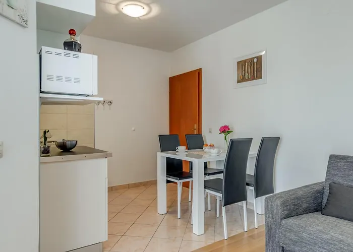 다니엘라 트로기르